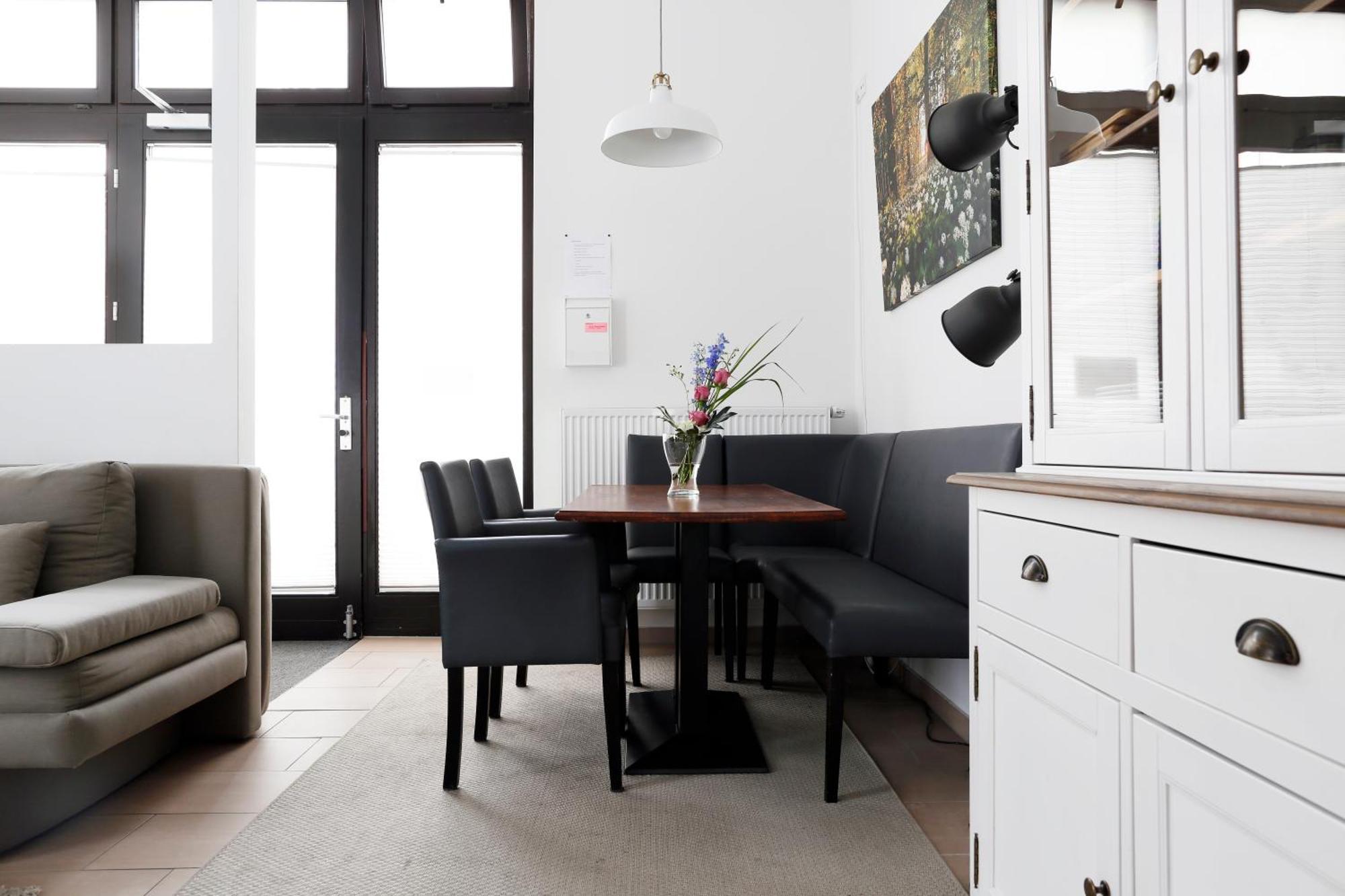 Nieb By Rockchair Apartments L Superhost Status L 3 Bedrooms Boxspringbeds 3 Bathrooms In Center "Kurfuerstendamm" - Cozy Family & Business Flair Welcomes You! Berlino Esterno foto