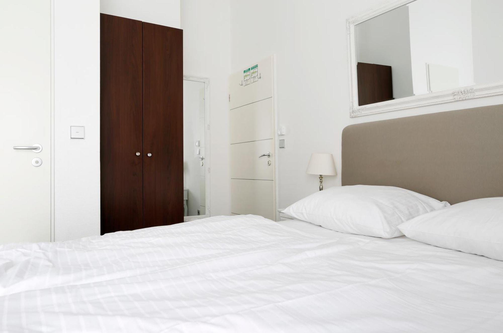 Nieb By Rockchair Apartments L Superhost Status L 3 Bedrooms Boxspringbeds 3 Bathrooms In Center "Kurfuerstendamm" - Cozy Family & Business Flair Welcomes You! Berlino Esterno foto