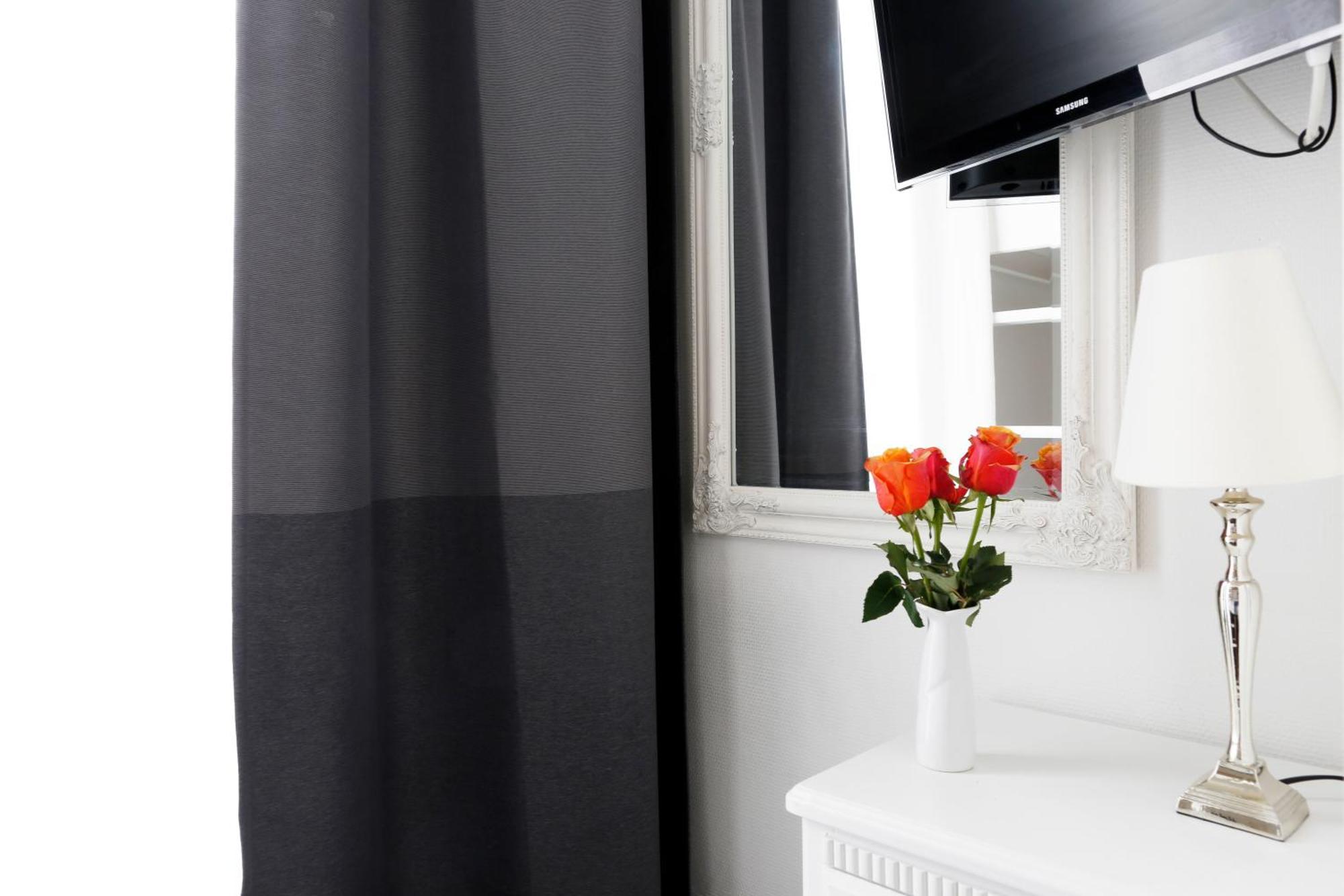 Nieb By Rockchair Apartments L Superhost Status L 3 Bedrooms Boxspringbeds 3 Bathrooms In Center "Kurfuerstendamm" - Cozy Family & Business Flair Welcomes You! Berlino Esterno foto